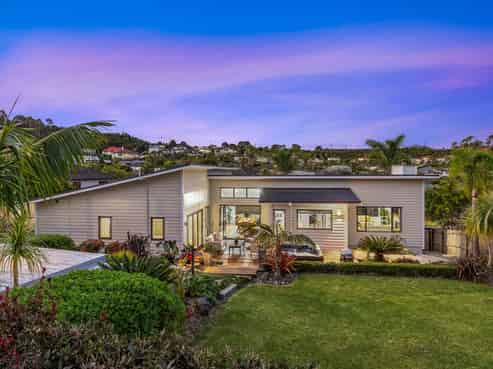 57 Waldorf Crescent, Orewa