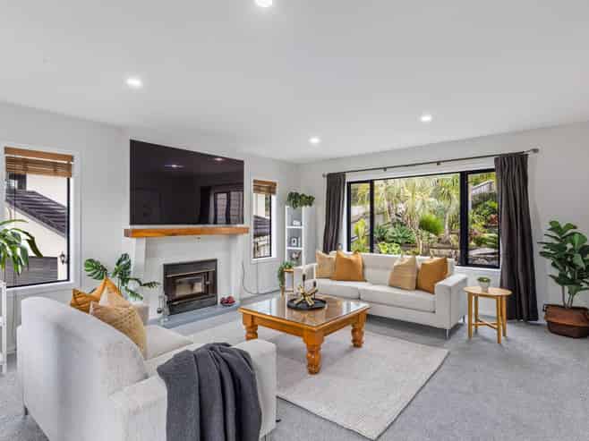 57 Waldorf Crescent, Orewa