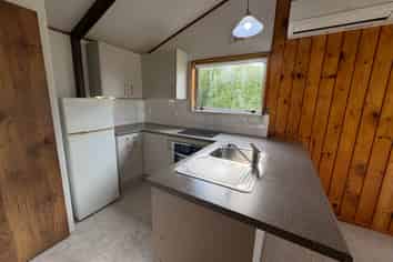 2A Aberdeen Road, Castor Bay