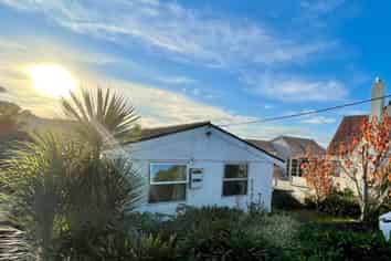 2A Aberdeen Road, Castor Bay
