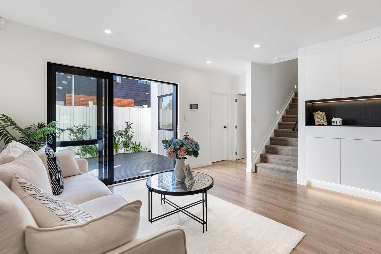 FREEHOLD, STYLISH, SEA VIEWS & RANGI ZONED - Bild 6