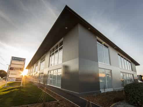 High profile modern office/retail – Ferrymead
