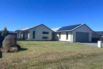 18 Memorial Crescent, Methven