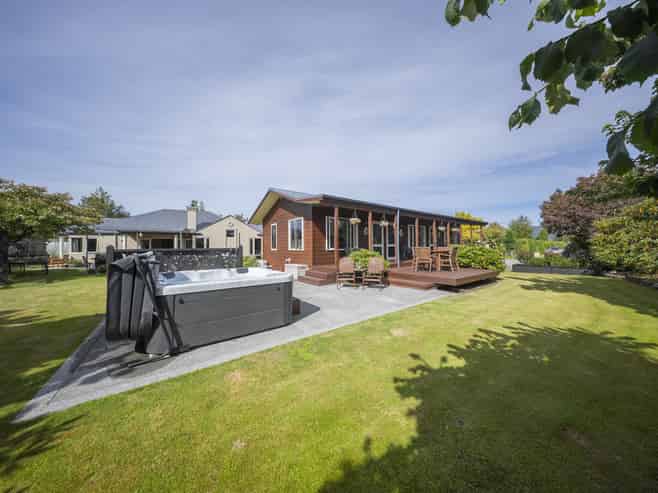 13 and 15 Melland Place, Te Anau