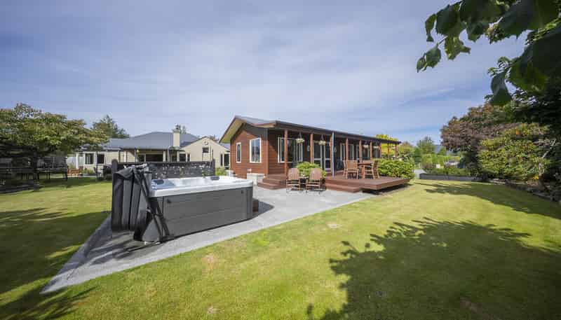 13 and 15 Melland Place, Te Anau