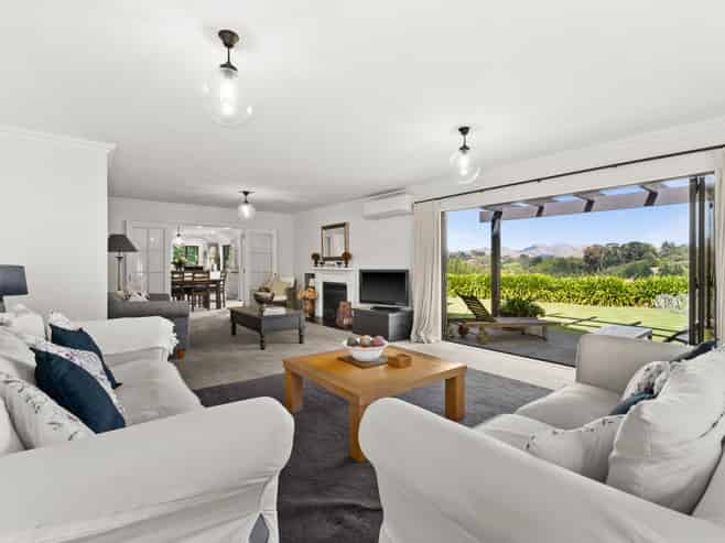 65 Hikanui Drive, Havelock North