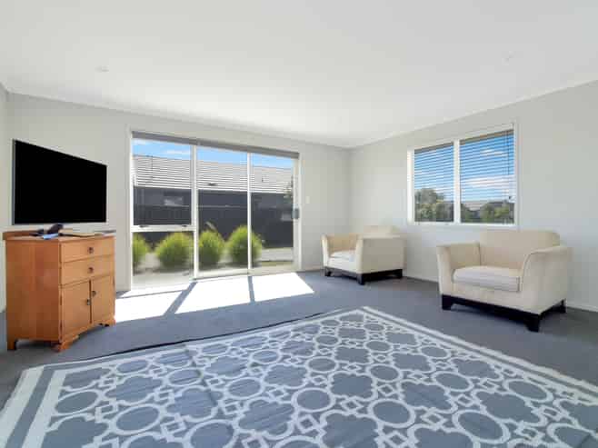 16 Empire Crescent, Papamoa