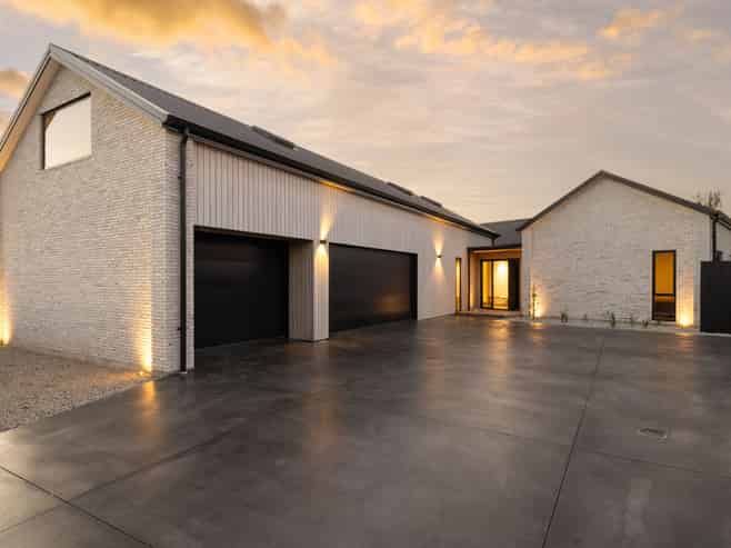 18 Winslow Court, Huntington