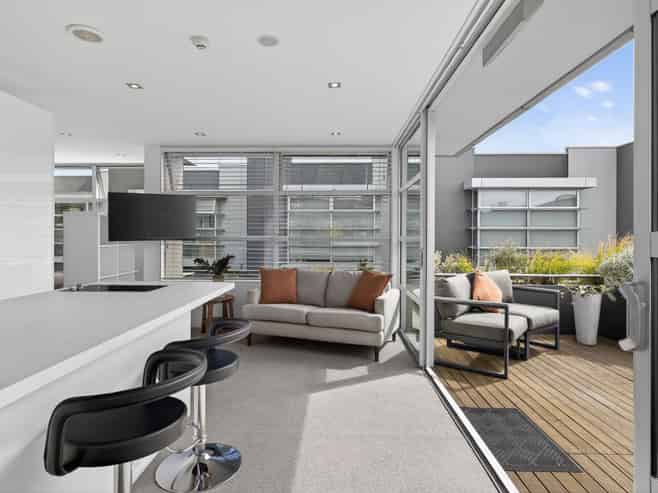 8/8A Settlers Crescent, FERRYMEAD