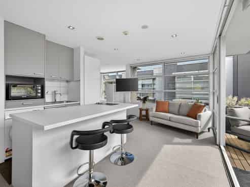 8/8A Settlers Crescent, Woolston