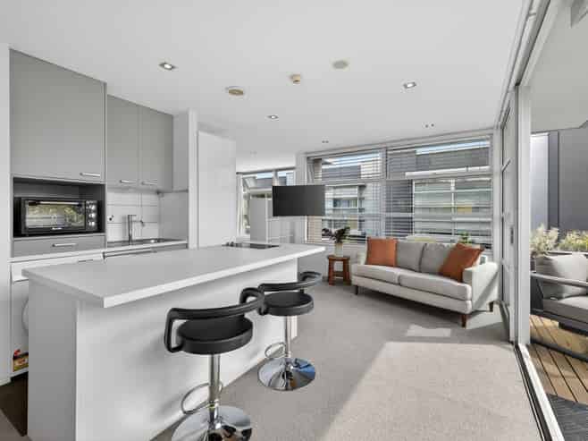 8/8A Settlers Crescent, FERRYMEAD