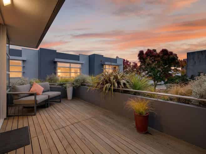 8/8A Settlers Crescent, FERRYMEAD