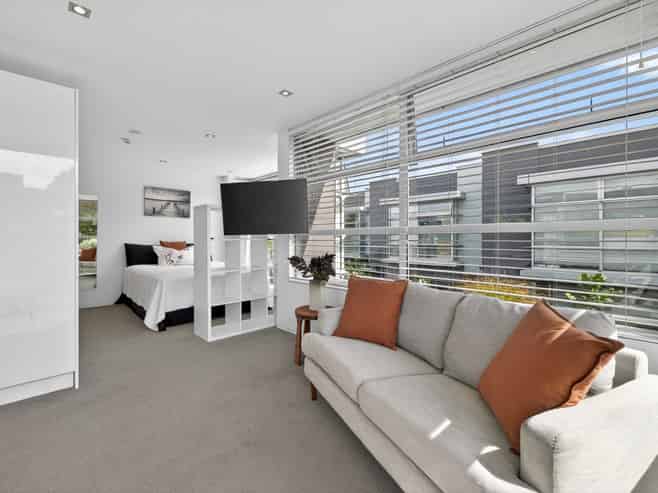 8/8A Settlers Crescent, FERRYMEAD