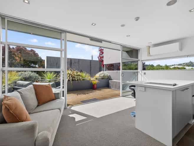 8/8A Settlers Crescent, FERRYMEAD
