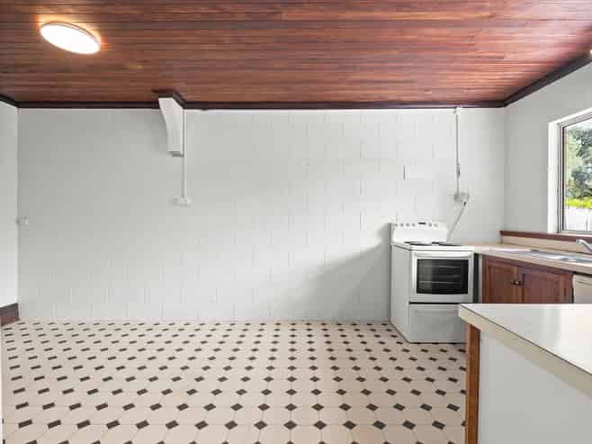 16 Knighton Road, Hillcrest