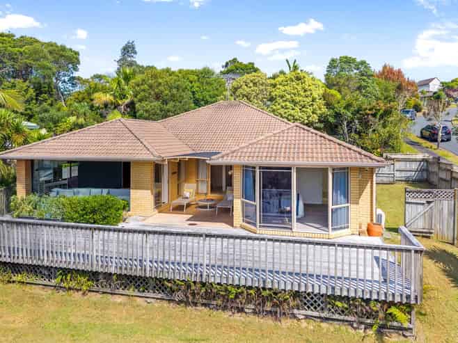 2 Greenleaf Way, Northcross