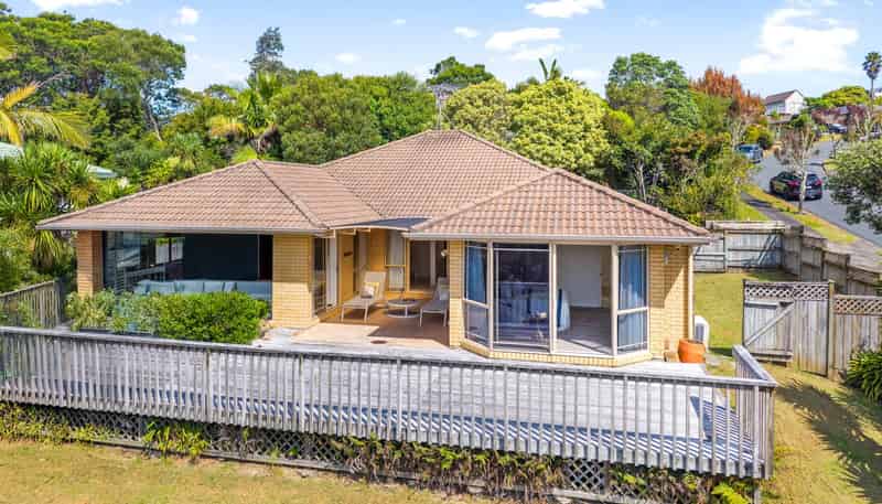 2 Greenleaf Way, Northcross