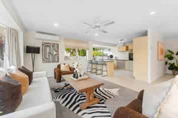 2 Greenleaf Way, Northcross