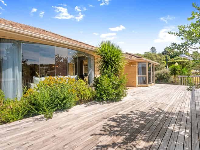 2 Greenleaf Way, Northcross