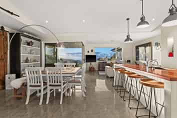 204 Eskridge Drive, Bay View