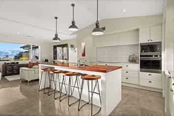 204 Eskridge Drive, Bay View