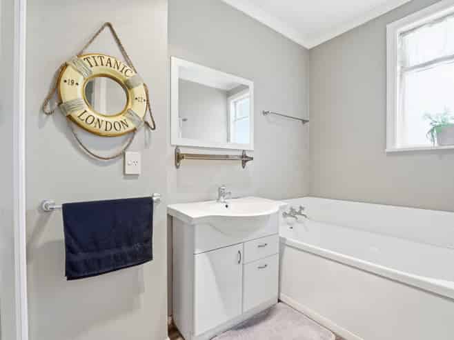 111 Carlton Avenue, Tawhero