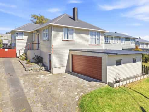 111 Carlton Avenue, Tawhero