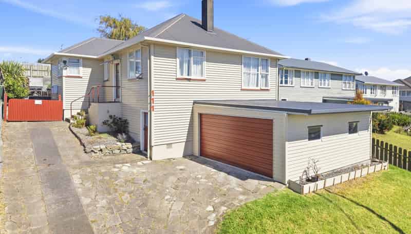 111 Carlton Avenue, Tawhero