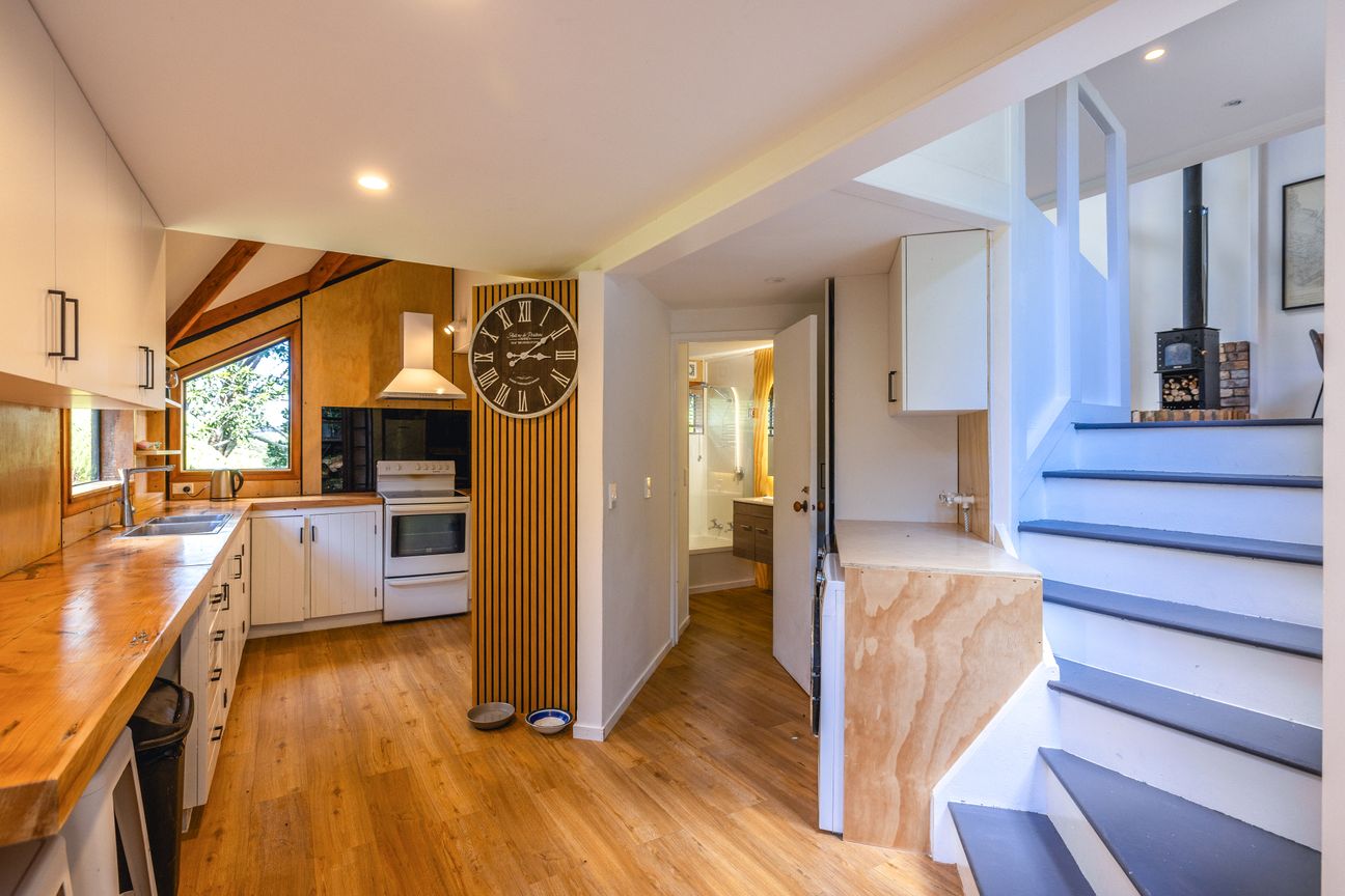 Angles and the Attic – pohled 2