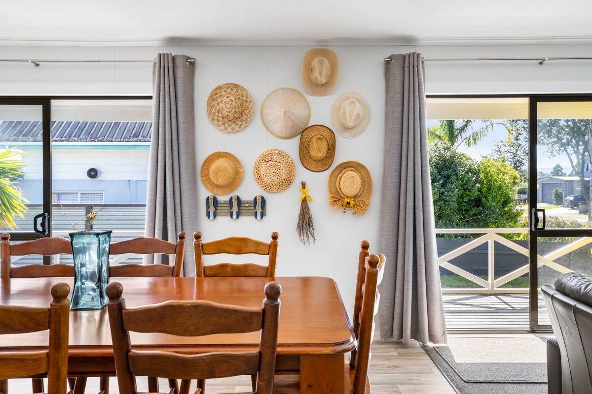 Fresh, Fully Renovated and Ready for You - Mehr