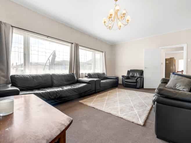 3B Fulton Crescent, Otara