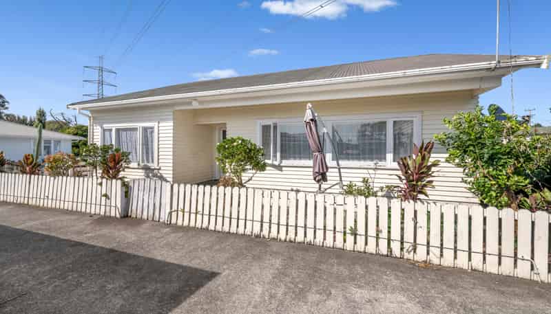 3B Fulton Crescent, Otara
