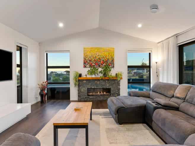 11 Bernora Crescent, Bombay