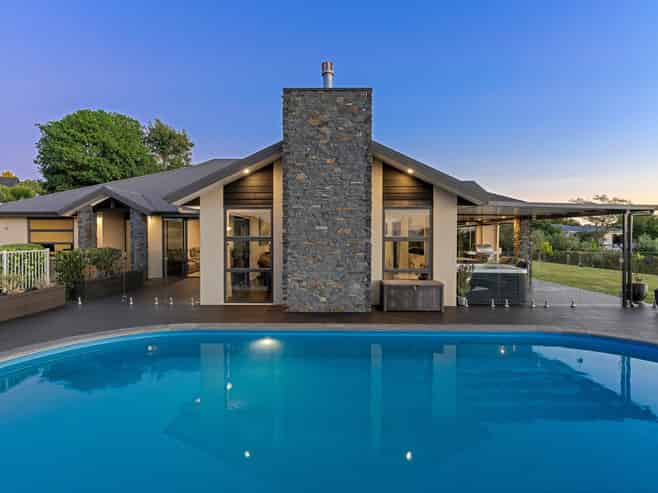 11 Bernora Crescent, Bombay