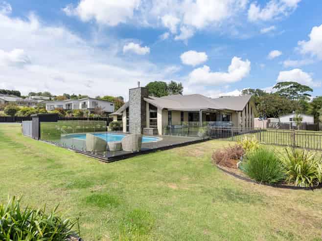 11 Bernora Crescent, Bombay