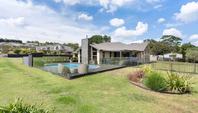 11 Bernora Crescent, Bombay