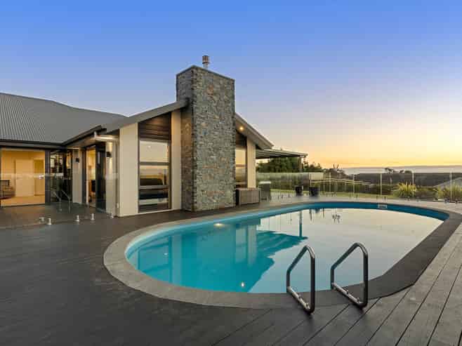 11 Bernora Crescent, Bombay