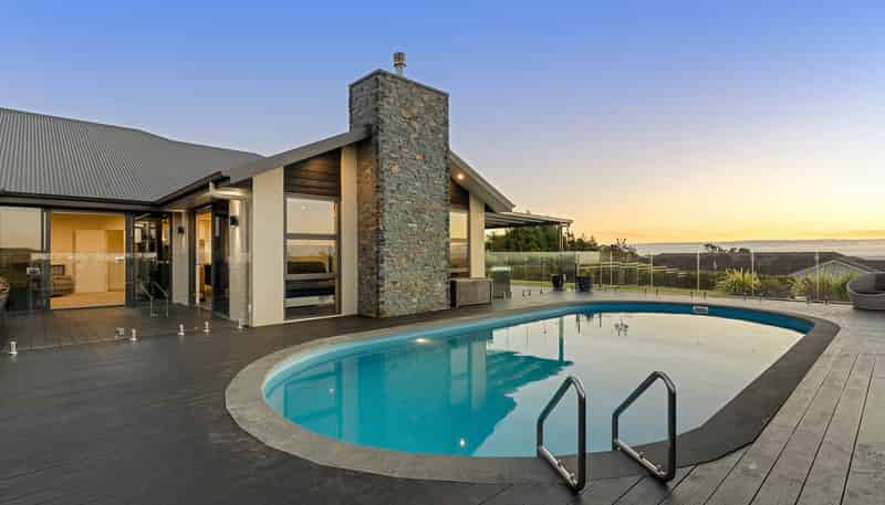 11 Bernora Crescent, Bombay