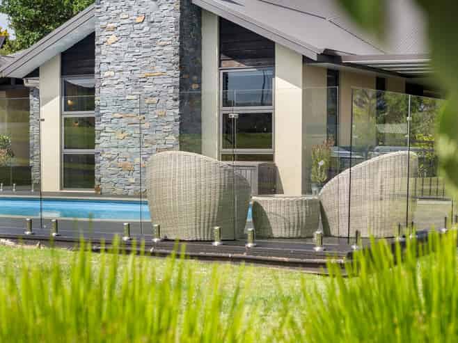 11 Bernora Crescent, Bombay