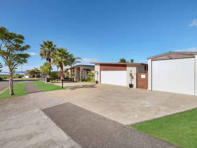 1 Liberty Crescent, Beachlands