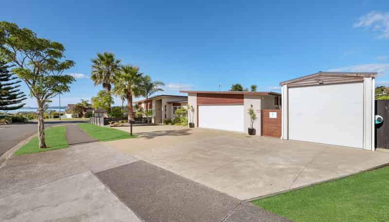 1 Liberty Crescent, Beachlands