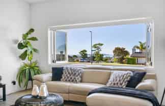 1 Liberty Crescent, Beachlands