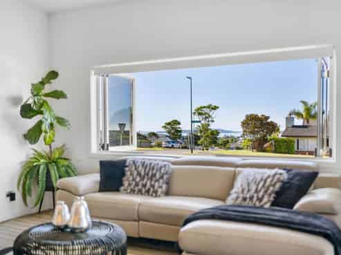 1 Liberty Crescent, Beachlands