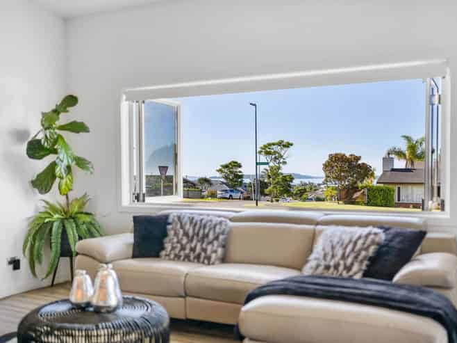 1 Liberty Crescent, Beachlands