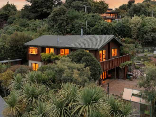 35 Merlincote Crescent, Governors Bay