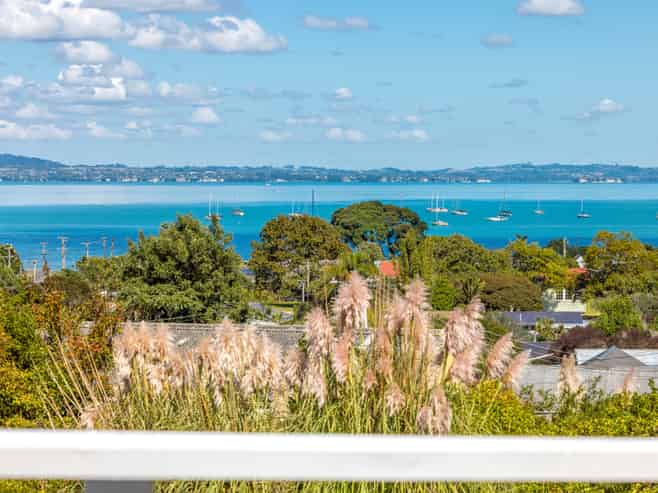 152 Ocean View Road, Oneroa