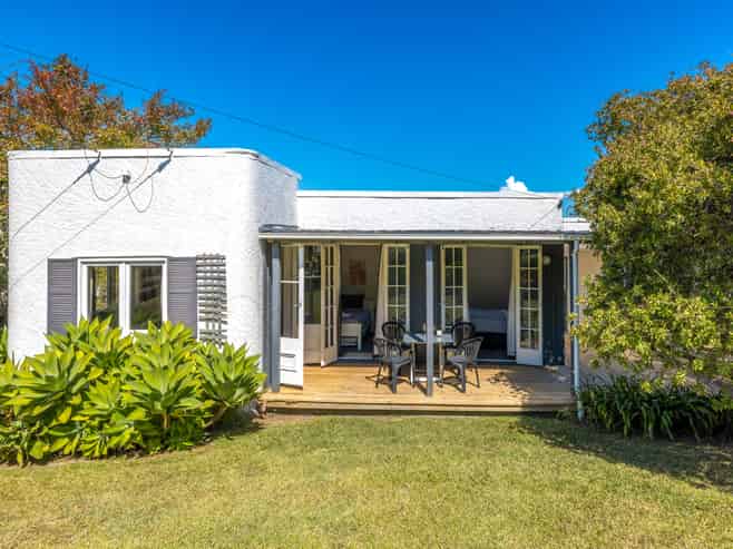 152 Ocean View Road, Oneroa