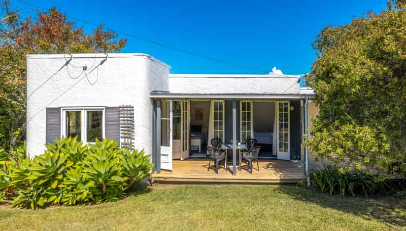 152 Ocean View Road, Oneroa