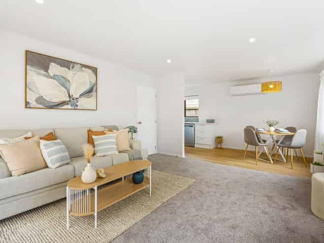 8B Grove Street, SAINT KILDA