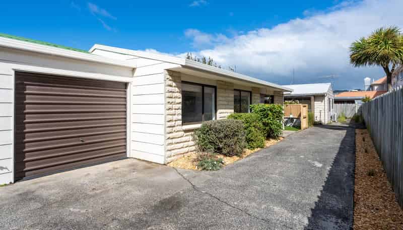 8B Grove Street, SAINT KILDA